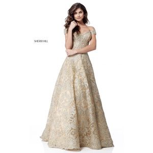 Sherri Hill Spring 2018 Prom Dress: Gold